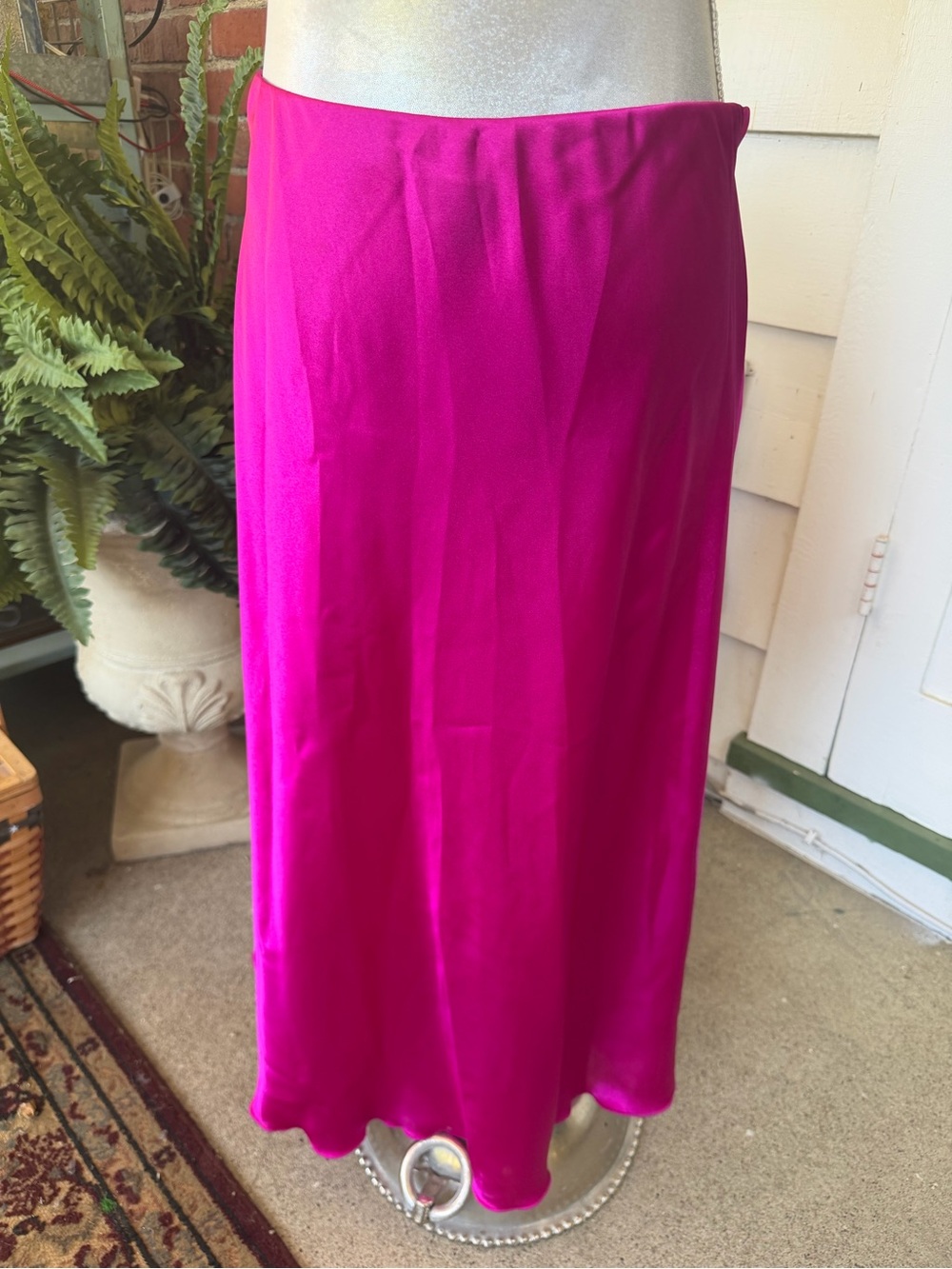 Nicole Miller Vibrant Fuchsia Pink Satin Slip Midi Skirt – Size M